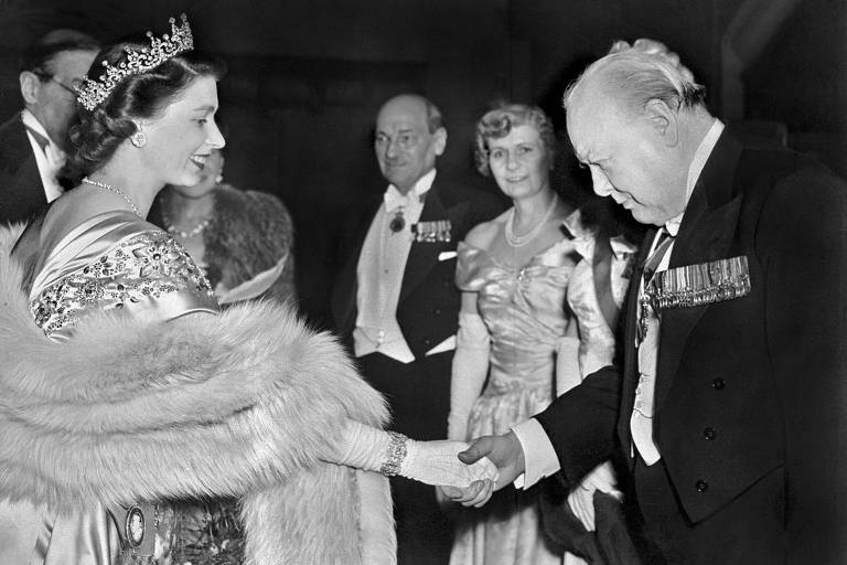 Rainha Elizabeth 2ª empossou 15 primeiros-ministros