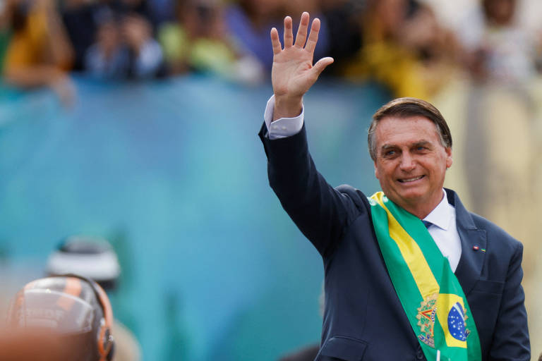 Bolsonaro nega abuso e diz que ato oficial foi separado de comício no 7 de Setembro