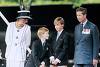 Charles participa da abertura do Parlamento, em Londres, assumindo o papel da mãe, a rainha Elizabeth pela primeira vez