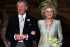 Charles participa da abertura do Parlamento, em Londres, assumindo o papel da mãe, a rainha Elizabeth pela primeira vez