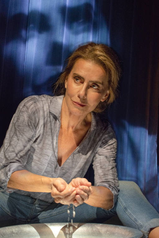 Maitê Proença em cena em 'O Pior de Mim'