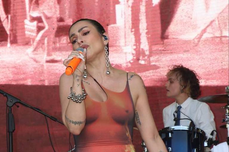 Rock in Rio: Cleo escolhe 'vestido nu' para se apresentar no festival