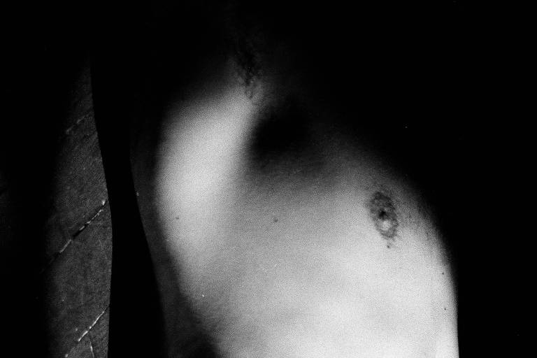 Fotógrafo Fê Ávila retrata intimidade de corpos