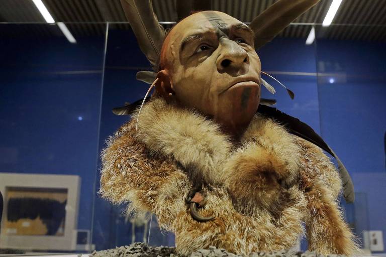 Representação de um neandertal que viveu há 50 mil anos na Europa, presente no Museu da Evolução Humana, em Burgos (ESP)