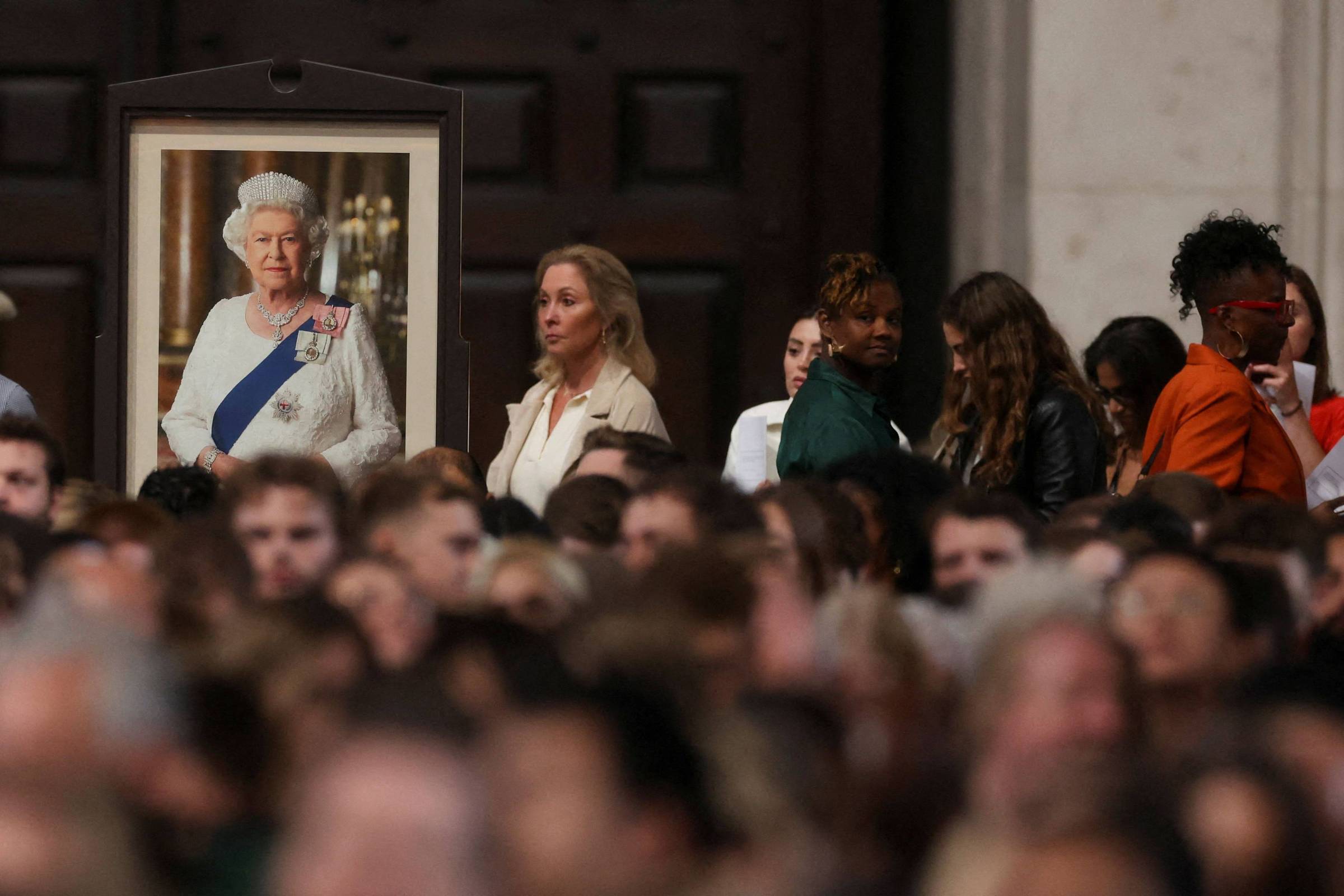 O JOGO ACABOU!! Após tantos anos, ele finalmente acabou! Nossa querida  rainha Elizabeth II, infelizmente falaceu. E conforme a regra, após a sua  morte O JOGO será encerrado. - iFunny Brazil