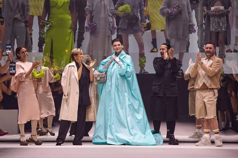 Supermodelo canadense Linda Evangelista no desfile da Fendi na Semana de Moda de Nova York