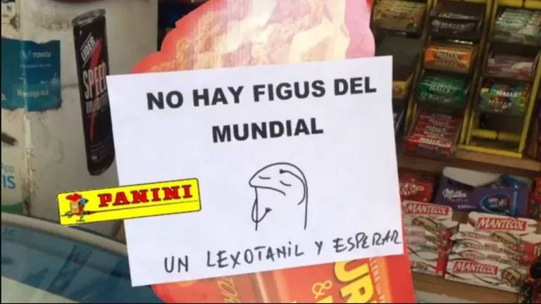 Banca em Buenos Aires com cartaz "Não há figurinhas da Copa - é tomar um Lexotan e esperar"