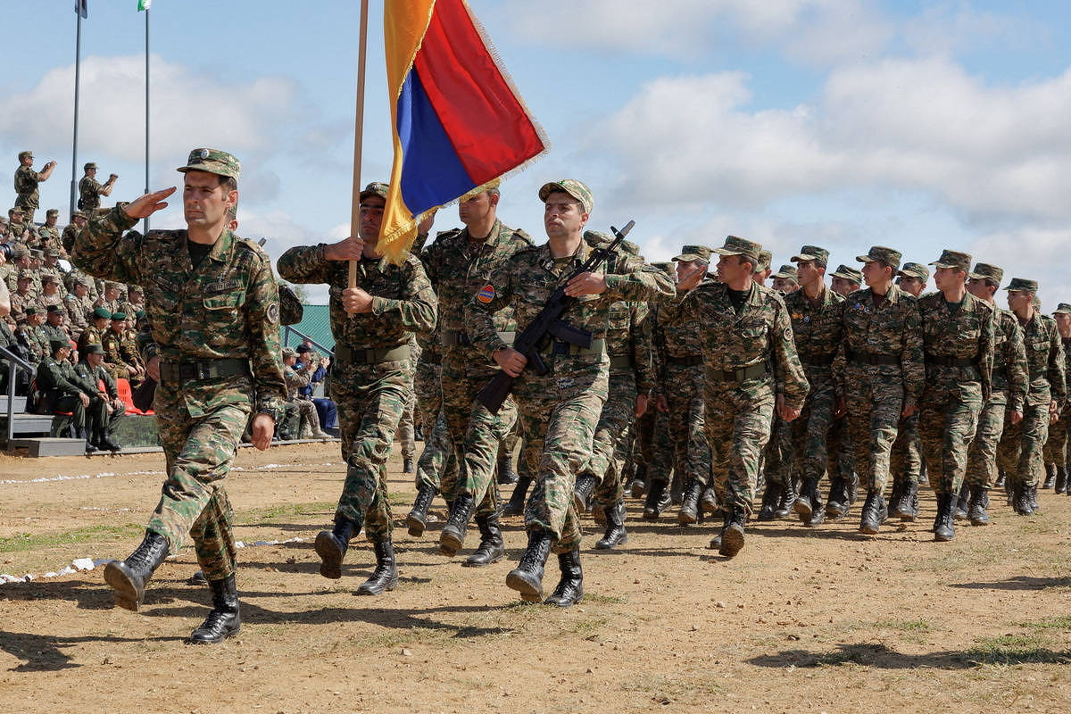 Escalada da tensão entre Armênia e Azerbaijão aumenta risco de guerra