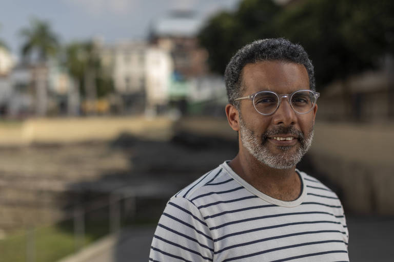 Antonio Pita, COO da Diaspora.Black, no Cais do Valongo (RJ), local onde desembarcaram 1 milhão de negros escravizados no Brasil