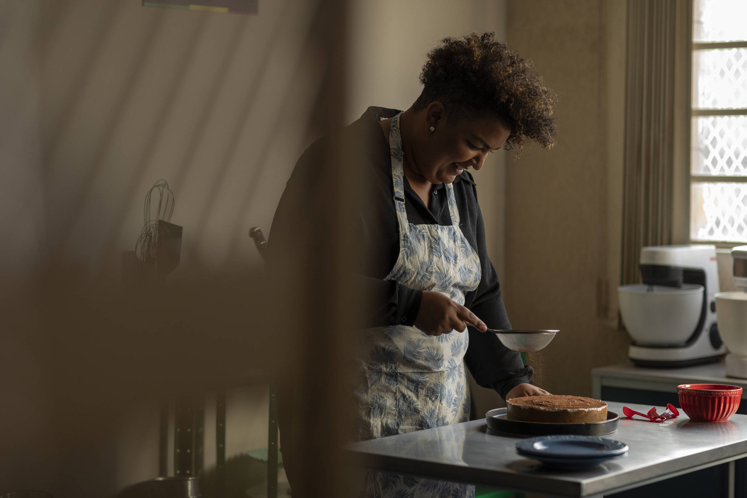 Mulheres na cozinha: a luta pelo espaço feminino na gastronomia - Folha PE