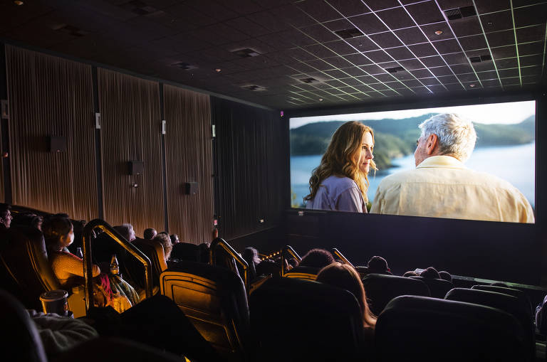 Público acompanha exibição do filme Ingresso para o Paraíso, George Clooney e Julia Roberts, no Espaço Itaú de Cinema,  no Bourbon Shopping 