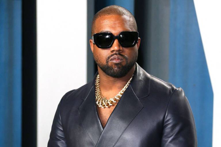 Kanye West encerra parceria com a Gap e vai abrir suas próprias lojas