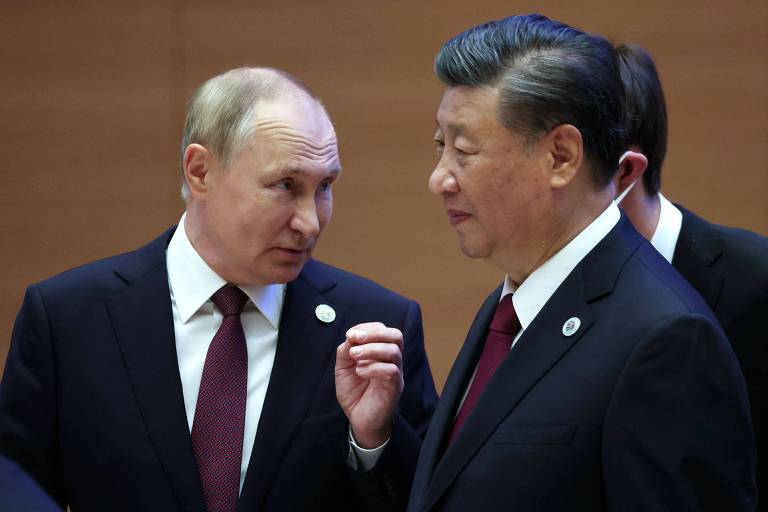 Xi repete Putin e alerta vizinhos contra 'revoluções coloridas'