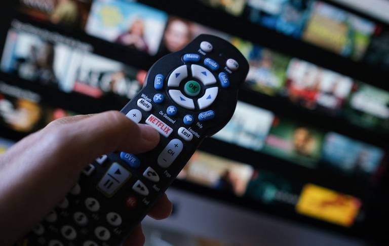 Netflix é detonada nas redes após impor taxa de R$ 12,90 por tela