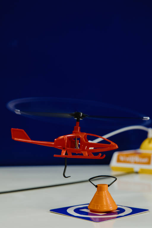 O Vertiplano, o helicóptero que "voa", da Estrela. R$ 299,99