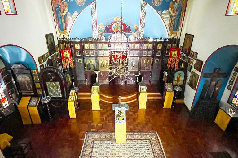 vista interna de templo ortodoxo