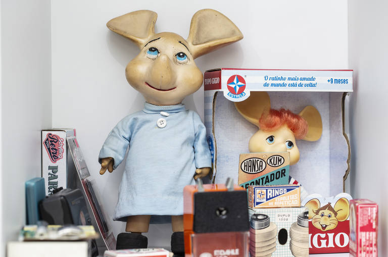 Boneco do ratinho Topo Gigio.

