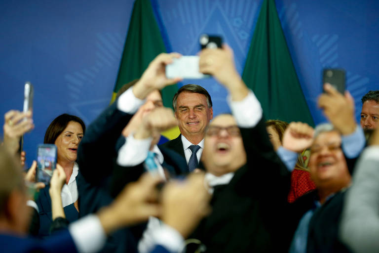 O presidente Jair Bolsonaro durante cerimônia de sanção ao piso nacional da Enfermagem, no Palácio do Planalto