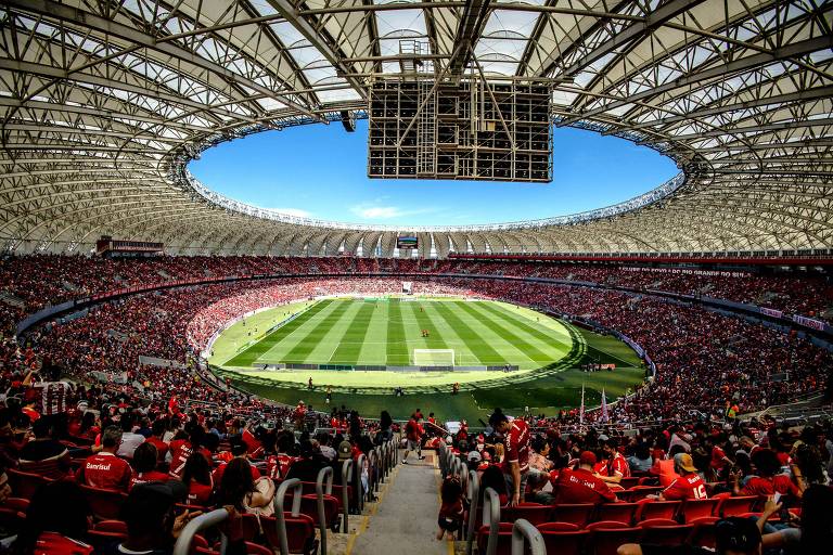 Beira Rio lotado para o primeiro jogo da final do Brasileiro feminino, entre Inter e Corinthians