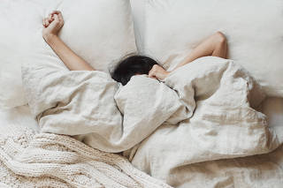 While feeling stiff in the morning is normal and typically dissipates quickly, it?s also uncomfortable while it lasts.
(Tess Ayano/The New York Times)