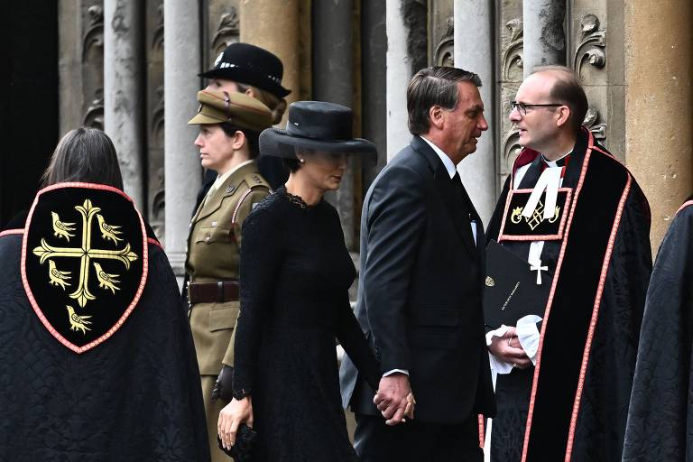 Jair Bolsonaro vai a Londres para funeral da rainha Elizabeth 2ª