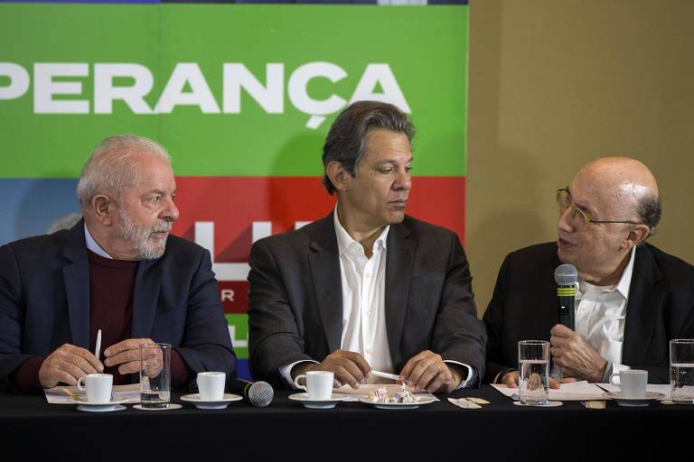 O presidente Lula, com Fernando Haddad (Fazenda) e Henrique Meirelles, durante ato da campanha eleitoral de 2022