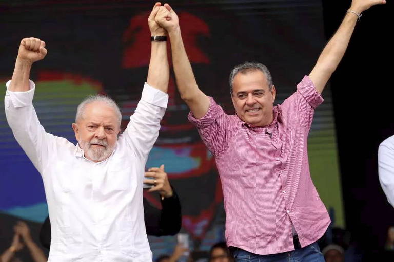 Lula participa de ato com o candidato a governador Danilo Cabral (PSB) em Pernambuco