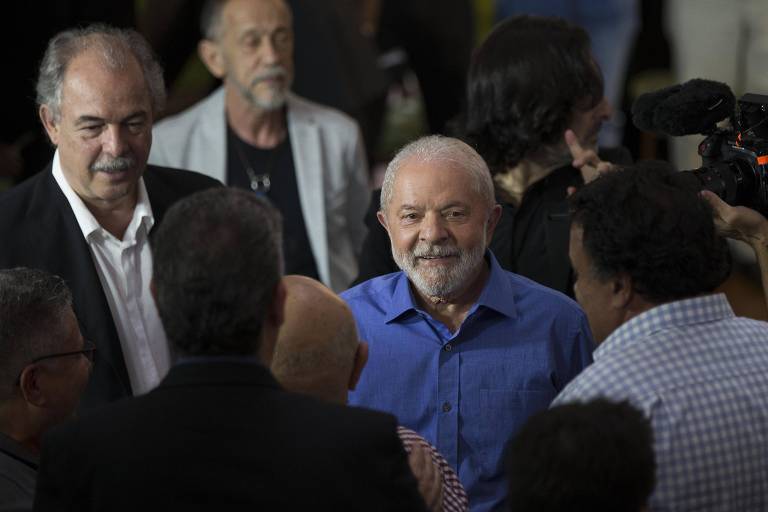 O ex-presidente Lula (PT) em ato de campanha nesta quinta-feira (22)