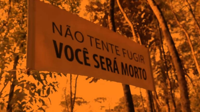 Igrejas evangélicas recorrem a encenações de violência e experiências aterrorizantes, como estupro e tortura, para impactar fiéis. Na imagem, apresentação do projeto Acampa Underground