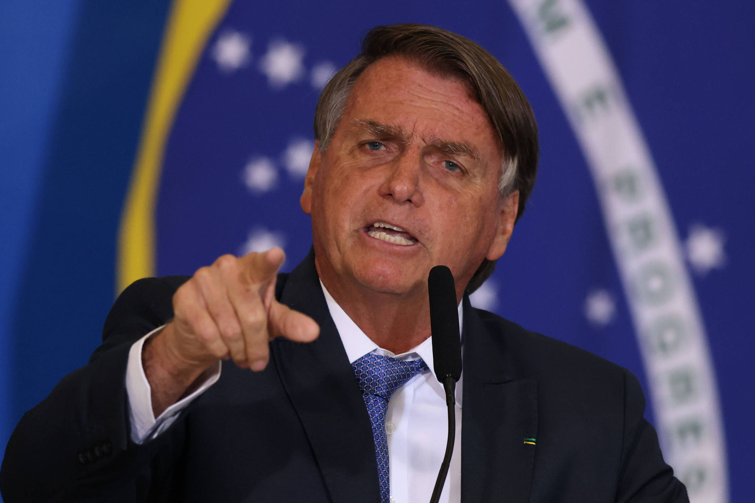 Bolsonaro volta a citar 1964 e fala em entregar governo 'bem lá na frente' em 'eleições limpas'