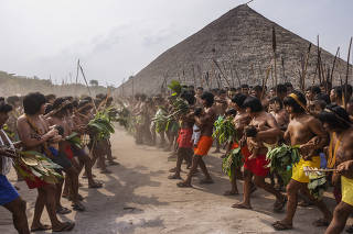 Indígenas Waimiri-Atroari, do Amazonas, participam de cerimônia