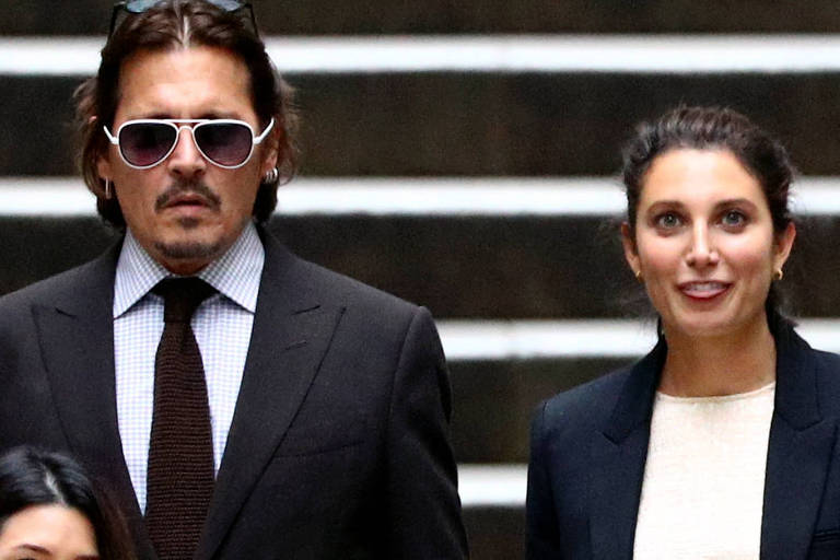 Johnny Depp está namorando uma das advogadas que o defendeu, diz site -  Quem