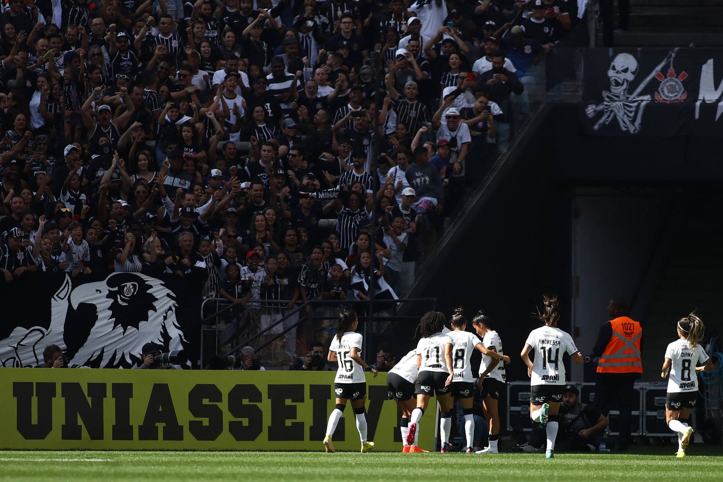 Corinthians é campeão brasileiro feminino com novo recorde - 24/09/2022 -  Esporte - Folha