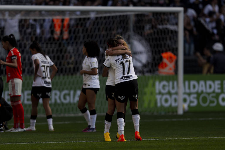 Corinthians é campeão brasileiro feminino com novo recorde - 24/09/2022 -  Esporte - Folha