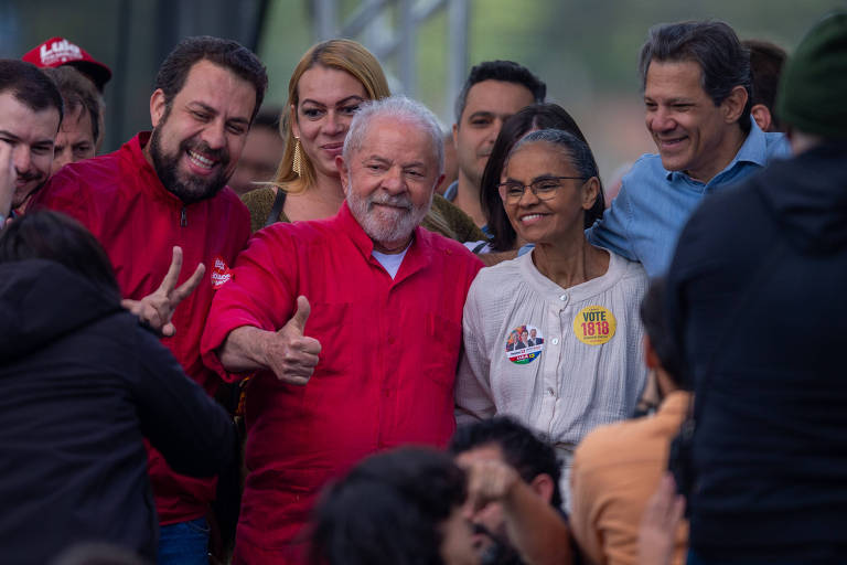 Lula faz comício no Grajaú, zona sul de São Paulo 