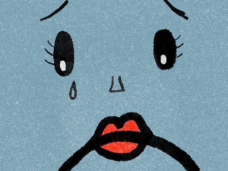 Desenho de uma boca de mulher com batom com feição triste e olhos chorando por cima de um fundo azul acinzentado.