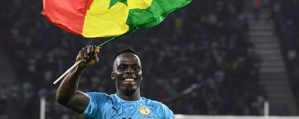 Goleiro Édouard Mendy celebra conquista de Senegal na Copa Africana de Nações