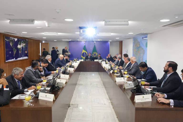 O presidente Jair Bolsonaro em reunião com ministro do seu governo em feveiro de 202