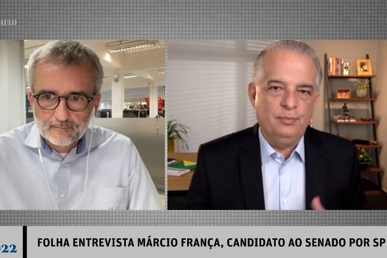 O candidato do PSB ao senado, Márcio França conversa com o repórter da Folha Ricardo Balthazar