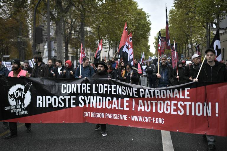 Cerca de 40 mil pessoas, segundo os organizadores, participaram da manifestação em Paris, embora os protestos também tenham atingido outros pontos como Marselha e Nantes