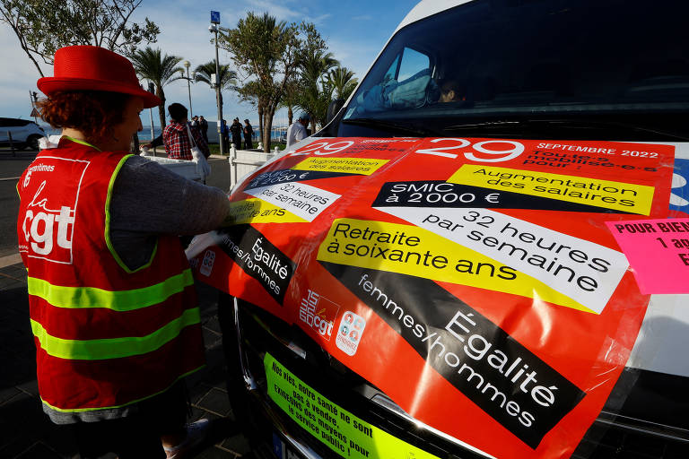 Os sindicatos, que paralisaram o transporte francês em 2020 com seus apelos à greve, já manifestaram sua oposição à reforma