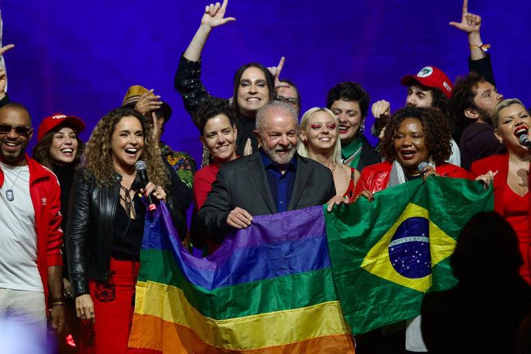 O ex-presidente Lula em encontro com artistas, intelectuais, representantes dos partidos políticos e movimentos sociais e integrantes de organizações da sociedade civil, no Anhembi