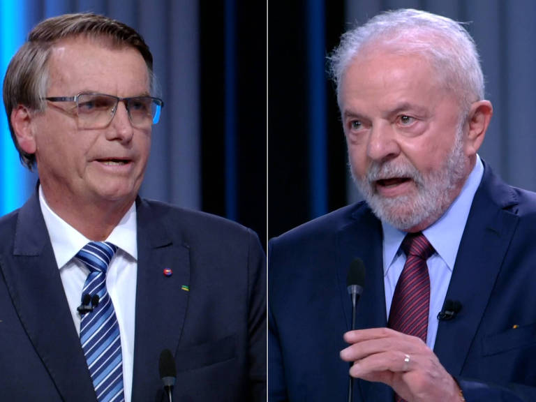 O presidente Jair Bolsonaro (PL), à esq., e o ex-presidente Lula (PT) durante debate na TV Globo