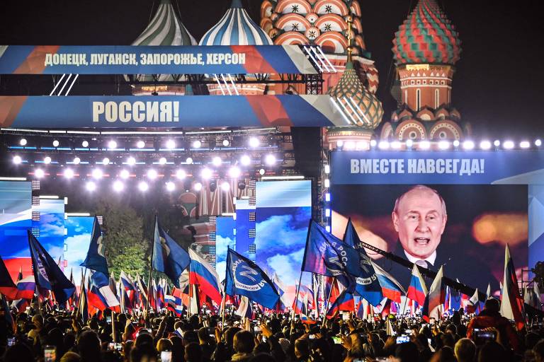 Putin celebra anexação de territórios da Ucrânia em cerimônia na praça Vermelha