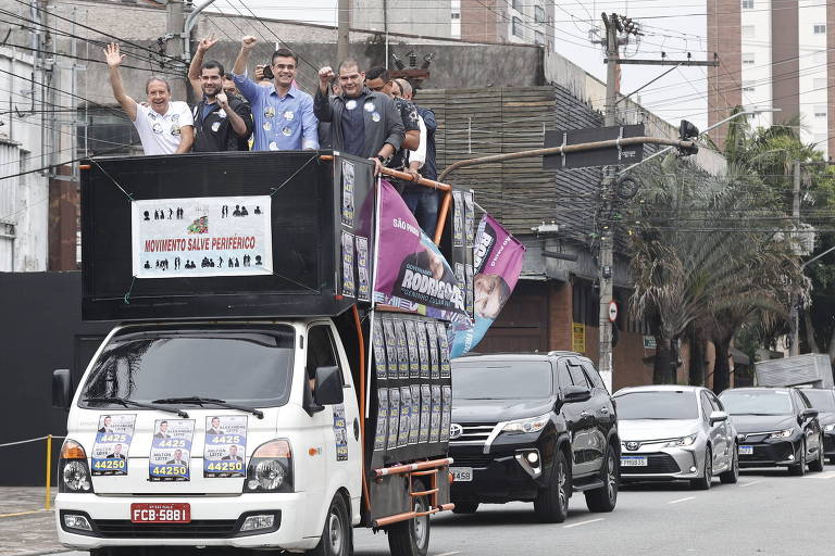 Governador Rodrigo Garcia faz carreata pela zona sul de São Paulo, no último dia de campanha