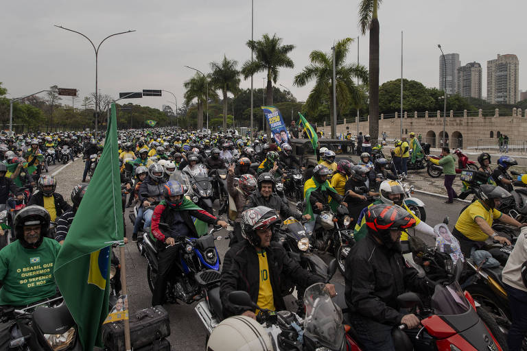 Movimento de direita faz 2º ato contra Lula e STF com motociata sem Bolsonaro