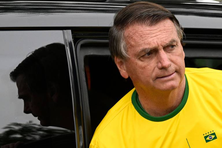 O presidente e candidato à reeleição Jair Bolsonaro chega a seção eleitoral no Rio de Janeiro