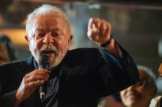 O ex-presidente Lula (PT) discursa na avenida Paulista (SP)