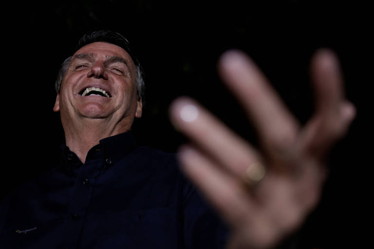 Bolsonaro comemora bancada na Câmara e ironiza votação de Joice e Frota