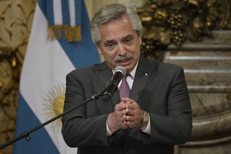 'Parabenizo meu querido Lula por sua vitória no primeiro turno e transmito meu sincero respeito ao povo do Brasil por sua profunda expressão democrática' disse Alberto Fernández, presidente da Argentina